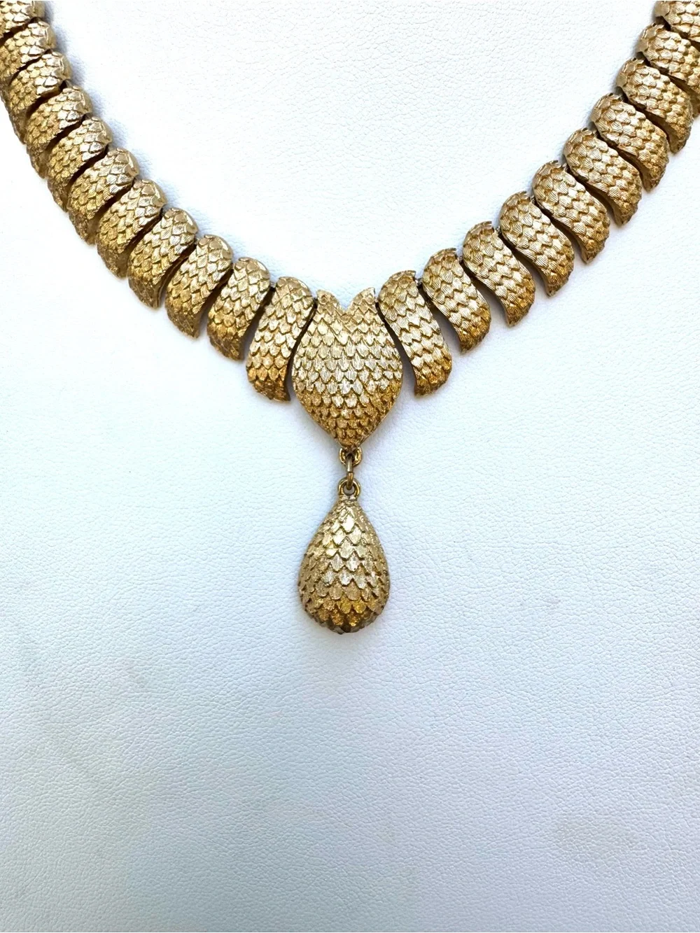 MONET 1960s Vintage Shanji Textured Teardrop Pendant Statement Necklace